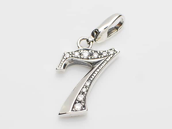 NUMBER CHARM/7
