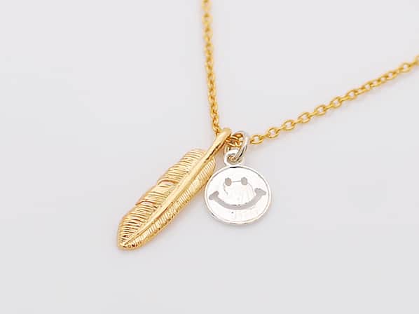 small feather&smile necklace