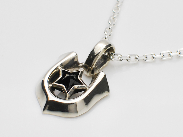 CLASSIC STAR PENDANT