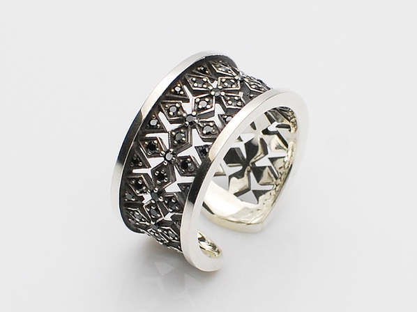 VICTORIAN CROWN RING/BK