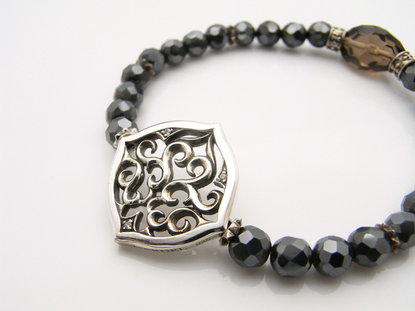 SURVIVE SKULL BRACELET/BK