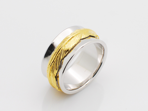 SOLID FEATHER RING