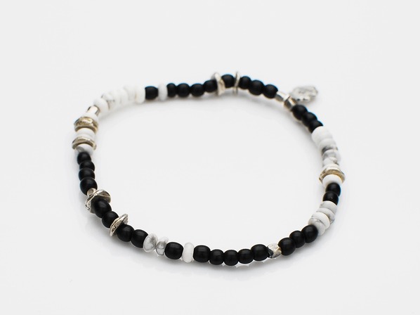 Round Black Horn Bracelet-Howlite-