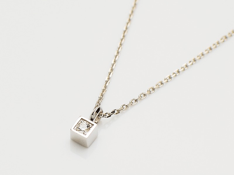 CUBE NECKLACE